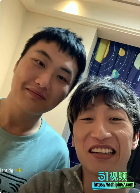 斗鱼电棍又被绿了 八年感情两次出轨 新女友拍抖音一日情侣 分手聊天记录全曝光! 19 斗鱼电棍又被绿了 八年感情两次出轨 新女友拍抖音一日情侣 分手聊天记录全曝光! 19