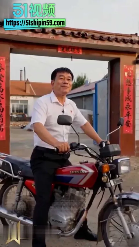 AI短剧 乡村爱情之骚妇秀云 男人外出打工秀云与公公背德乱伦 骚妇开启性福生活 12 AI短剧 乡村爱情之骚妇秀云 男人外出打工秀云与公公背德乱伦 骚妇开启性福生活 12