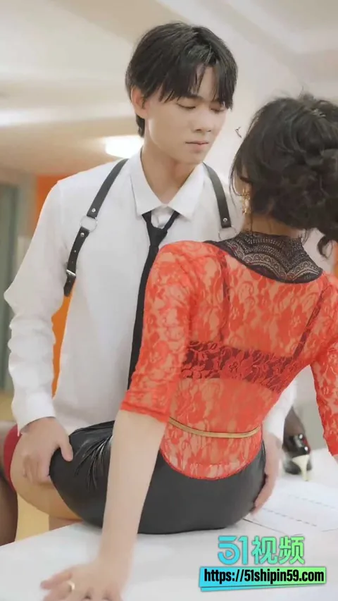 擦边短剧 我的百合上司 女上司调教女M百合SM 蕾丝内衣视觉冲击拉满 这尺度太刺激了! 19 擦边短剧 我的百合上司 女上司调教女M百合SM 蕾丝内衣视觉冲击拉满 这尺度太刺激了! 19