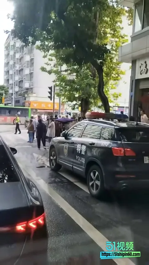 重庆永川9月27日全网疯传 永青桥持刀伤人疑似情杀 男子浑身血迹被警方控制 现场血腥! 9 重庆永川9月27日全网疯传 永青桥持刀伤人疑似情杀 男子浑身血迹被警方控制 现场血腥! 9